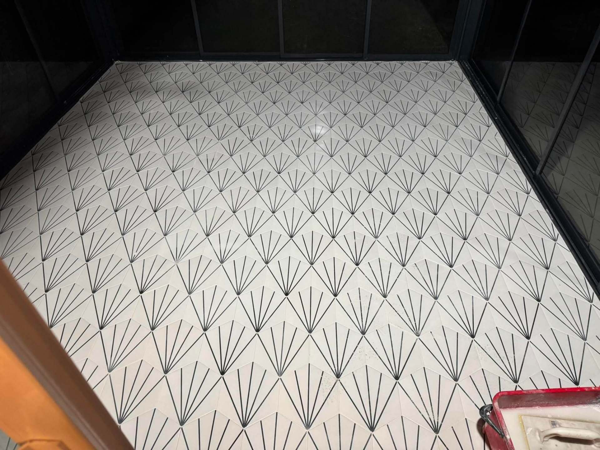 Art-deco fan mosaic going down