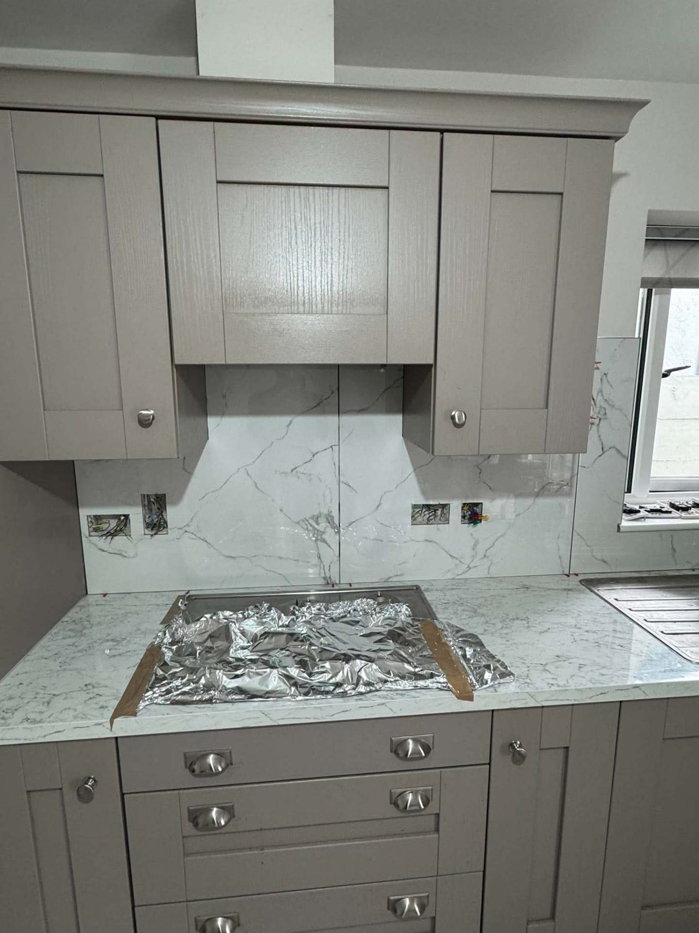 Cooker run with metro splashback installed